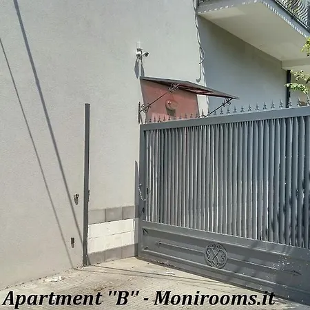 Nyaraló Moni Giarre