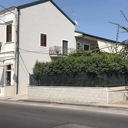 Semesterbostad Moni Giarre