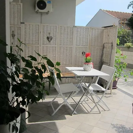 Moni Holiday home *