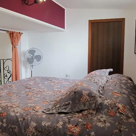 Moni Semesterbostad *