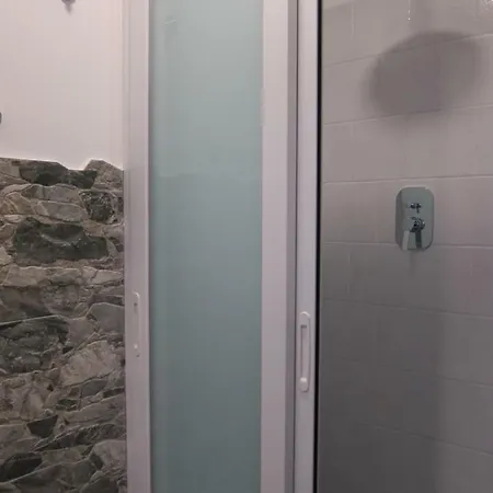 Semesterbostad Moni *