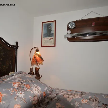 Semesterbostad Moni *