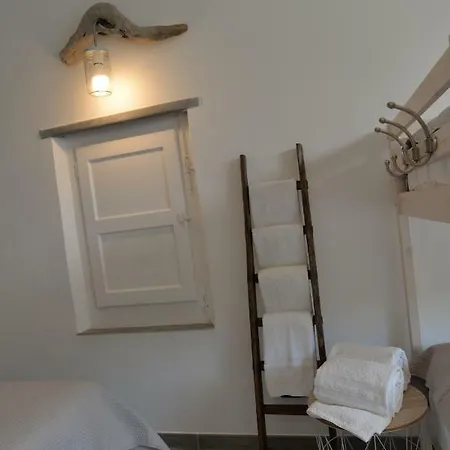 Semesterbostad Moni *